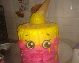A picture of step 7 of Shopkins cake.