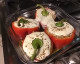 Une image de l'étape 7 de Poivrons rouges farcis au chapon, mozzarella di buffala et origan.