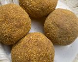 A picture of step 4 of Scotch egg.