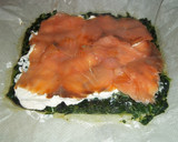 Foto del paso 12 de la receta: Rollo de espinacas relleno de salmón y queso philadelphia