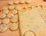 Medvehagymás pogácsa recept fázis 4 fotója