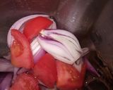 A picture of step 2 of Aloo mater ka simple salan.