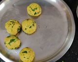 बाजरी मेथी मकाईना ढे बरा (bajari methi makai thebra recipe in marathi) रेसिपी स्टेप 3 फोटो