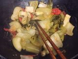 Bò om dưa