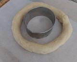 Foto del paso 13 de la receta: Roscón de Reyes 2025 v1: Relleno de mazapán