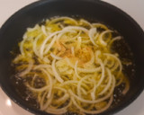 Foto del paso 2 de la receta: Tortilla de patatas y pimientos verdes