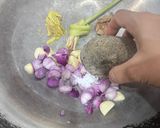 Foto langkah ke 1 dari resep Oseng Mercon Khas Jogja.
