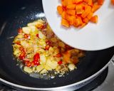 Foto langkah ke 2 dari resep Nasi Goreng Seafood.