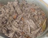 Foto del paso 5 de la receta: Lomo desmenuzado al vino🍷
