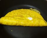 Pas rețetă Ruladă omletă cu șuncă și cașcaval 2 fotografie