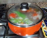 Foto del paso 8 de la receta: Crema de besugos con zanahorias y puré de patatas