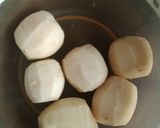 A picture of step 1 of Potato tukad.