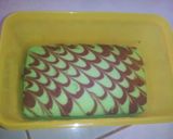 Foto langkah ke 5 dari resep Bolu pandan kukus bersisik.