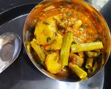 કાચા કેળા સરગવાનું શાક (Kacha Kela Saragva Shak Recipe In Gujarati) રેસીપી સ્ટેપ3ફોટો