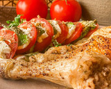 Foto del paso 2 de la receta: Muslos de pollo en Airfryer con ensalada