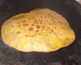 A picture of step 3 of Cheese Paratha.
