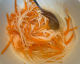 A picture of step 2 of Đồ Chua - Vietnamese Pickle Carrot and Radish.