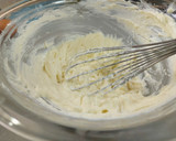 Foto del paso 5 de la receta: Cheesecake con salsa de frutos rojos
