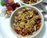 काले चने और आलू भुजिया की चाट (kale chane aur aloo bhujiya ki chaat recipe in Hindi) रेसिपी चरण 4 फोटो