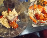 Foto del paso 2 de la receta: Postre fácil de fresas con merengues y crema