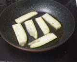 Foto del paso 1 de la receta: Filetes de pollo con gorgonzola y calabacín