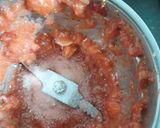 A picture of step 3 of Red velvet ice cream strawberry sundae.