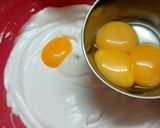 A picture of step 2 of 3 ingredients sponge cake.