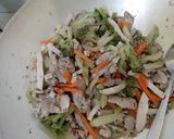 Hình bước làm 3 của món Mì xào dọn tủ lạnh😋
