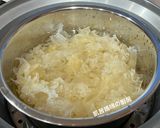 A picture of step 3 of Black Date, Snow Fungus, and Lotus Seed Sweet Soup.