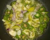 Foto langkah ke 3 dari resep Terong oseng cabe hijau.