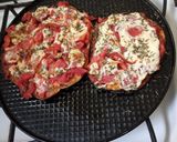 Foto del paso 2 de la receta: Pan chapatí con tomates perita condimetados