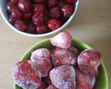 Epres-meggyes torta desszert recept fázis 3 fotója