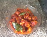 Foto del paso 8 de la receta Pollo al ajillo con tomate, curry y vino blanco