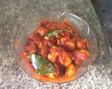Foto del paso 8 de la receta: Pollo al ajillo con tomate, curry y vino blanco
