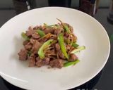 A picture of step 3 of Chicken Livers Stir Fried With Ginger.