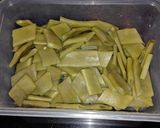 Foto del paso 1 de la receta Revuelto de judías verdes con jamón y gambas
