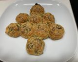 Foto del paso 4 de la receta: Árbol de Navidad de pancitos de queso y olivas, rápido y fit 😉