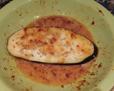 Foto del paso 2 de la receta: Milanesa de berenjena al horno, con salsa y queso 🍆🍆