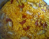 Foto del paso 5 de la receta: Arroz amarillo (con chorizo y salchichas)