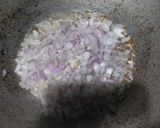 A picture of step 3 of Egg bhurji.