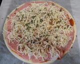 Foto del paso 3 de la receta Corona hojaldrada de jamón y queso