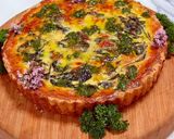 A picture of step 8 of Spinach tart with yoghurt and cheddar crust.