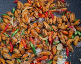 Foto langkah ke 5 dari resep Tumis Kerang.