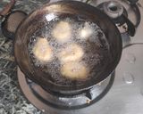 A picture of step 4 of DAHI VADA (South Indian Style).