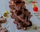 A picture of step 5 of Christmas tree chocolate cake (No bake).