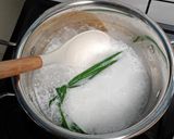 Foto langkah ke 2 dari resep Bubur Sumsum Lembut (Takaran Sendok).