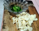 Foto langkah ke 2 dari resep 423.Kacang Bawang Santan Daun Jeruk.