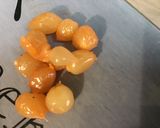 Une image de l'étape 4 de Salade de tomates cerises aux pickles, olives et feta.