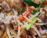 รูปขั้นตอนการทำที่ 3 ของ "หมูสับไข่ผัดขิง"Stir Fried Minced Pork&Eggs with Ginger