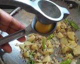 A picture of step 3 of Aloo Poha / Kanda Poha.